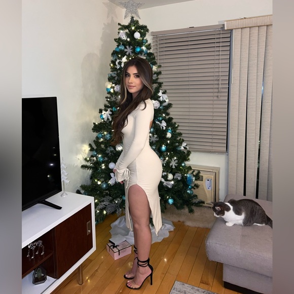 Cream dress like new from oh polly 🤍✨ Worn only once - Picture 2 of 11